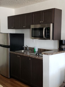 SUITE King Room w/ kitchenette