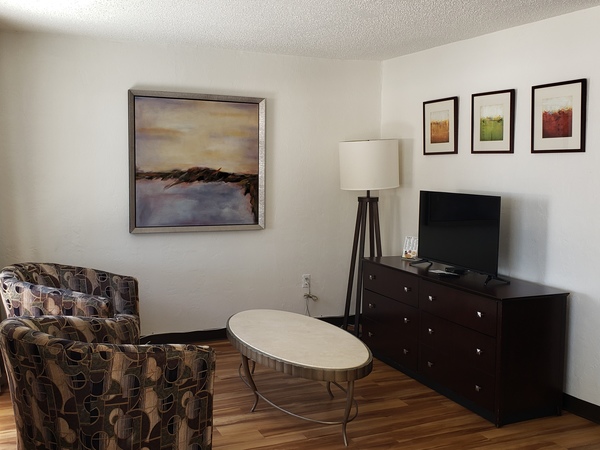 SUITE King Room w/ kitchenette