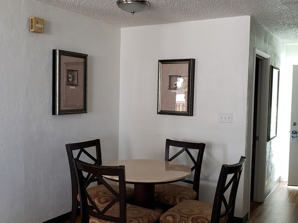 SUITE King Room w/ kitchenette