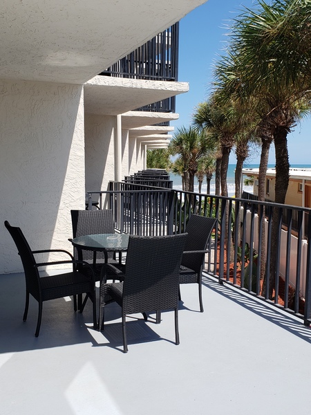 SUITE King Room w/ kitchenette